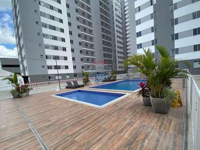 Excelente apartamento de 2 quartos, andar alto, vista livre em condomínio com área de lazer e 16 lojas comerciais.