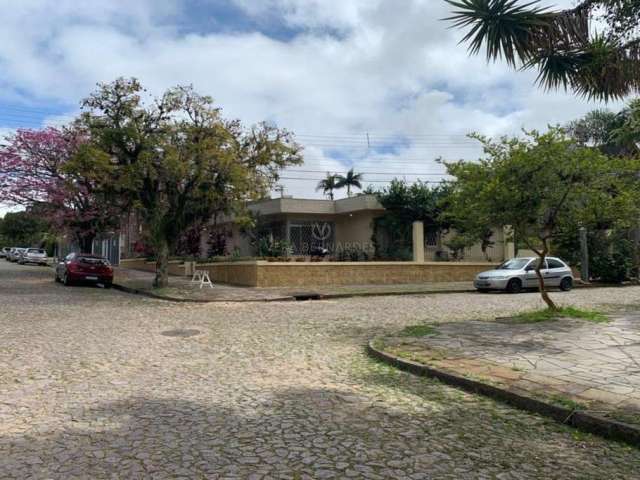 Casa com 4 quartos à venda na Rua Guaraum, 280, Vila Assunção, Porto Alegre por R$ 2.200.000