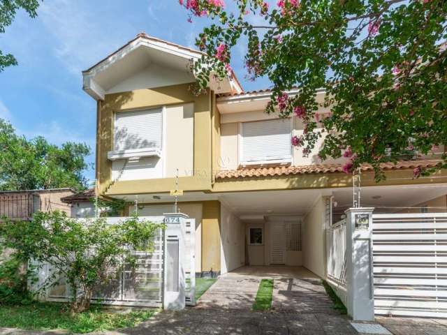 Casa com 3 quartos à venda na Rua Cangussu, 674, Nonoai, Porto Alegre por R$ 600.000