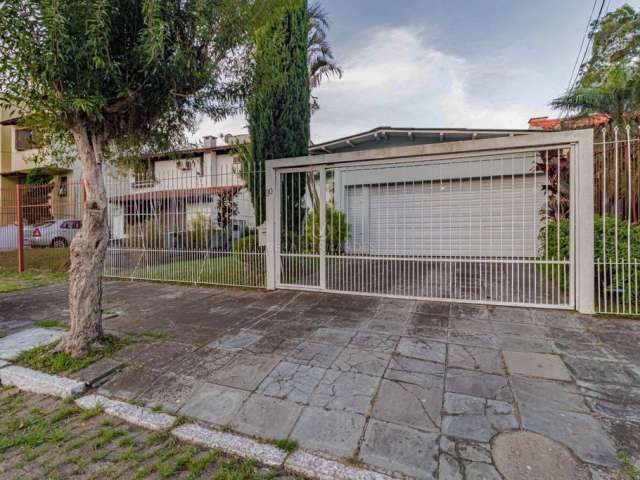 Casa com 3 quartos à venda na Rua Arnaldo Bernardi, 80, Ipanema, Porto Alegre por R$ 795.000