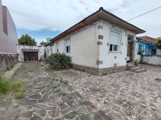 Casa com 3 quartos à venda na Rua Mampituba, 77, Ipanema, Porto Alegre por R$ 554.000