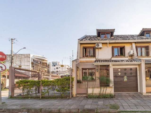 Casa com 3 quartos à venda na Travessa Nossa Senhora de Lourdes, 285, Tristeza, Porto Alegre por R$ 800.000