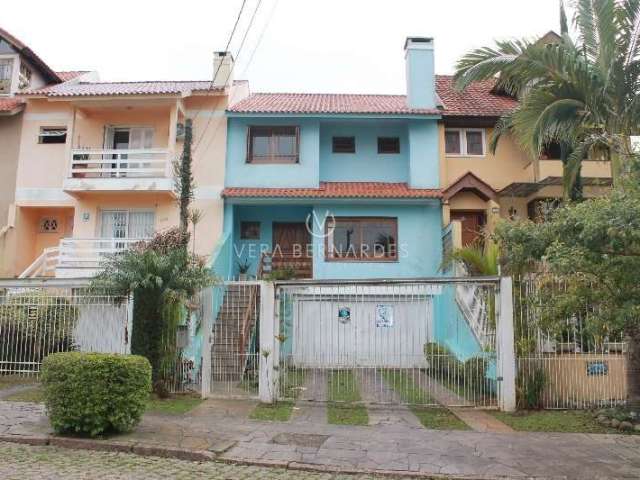 Casa com 3 quartos à venda na Rua Josué Guimarães, 192, Espírito Santo, Porto Alegre por R$ 700.000