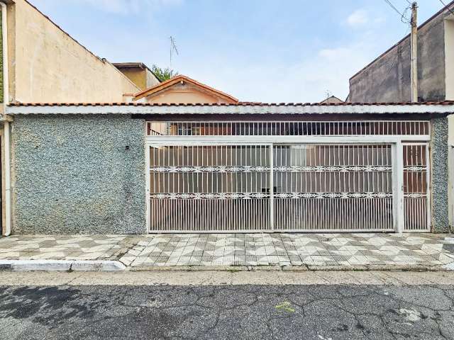 Casa térrea de 210 m2, com edícula e 3 vagas