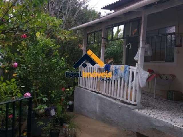 Casa para Venda em Jacareí, Parque Santo Antônio, 3 dormitórios, 2 banheiros