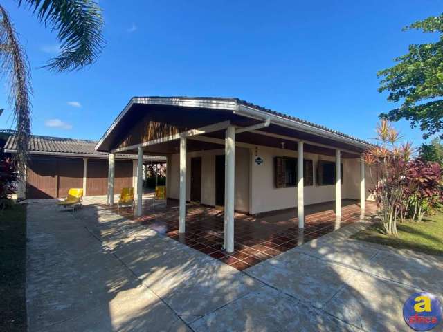 Casa, Balneário Coroados, 4 Quartos, 2 bwc, terreno de 720m², 5 vagas de Garagem, Coroados, Guaratuba/PR - Imobiliária África