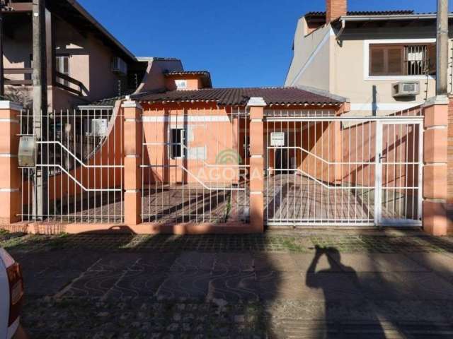 Casa com 2 quartos para alugar no Harmonia, Canoas  por R$ 1.900