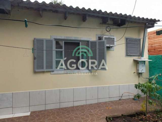 Casa com 2 quartos para alugar no Harmonia, Canoas  por R$ 950