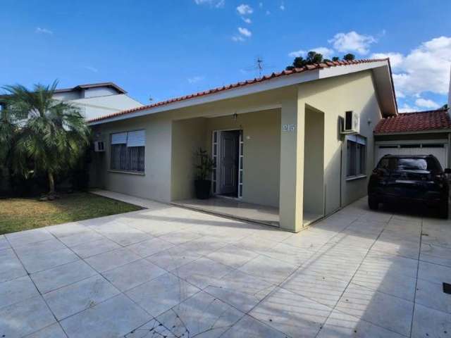 Casa com 4 quartos para alugar no Igara, Canoas  por R$ 6.650