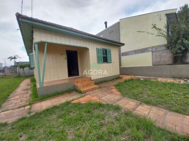 Casa com 3 quartos para alugar no Fátima, Canoas  por R$ 1.400