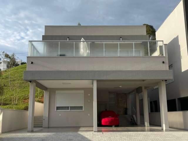 Casa alto padrão em condominio