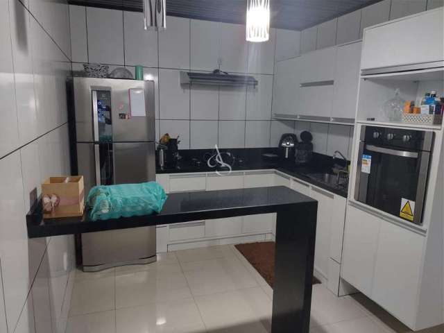 Apartamento para Venda em Salvador, Itapuã, 3 dormitórios, 1 suíte, 2 banheiros, 1 vaga