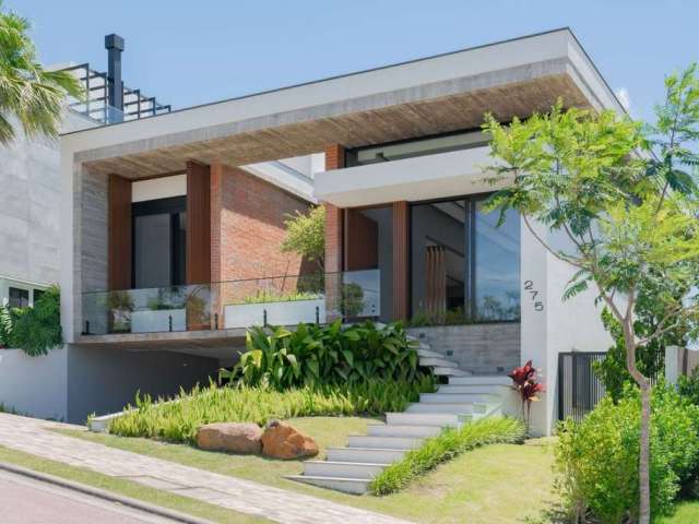 Casa com 3 dormitórios à venda, 303 m² por R$ 2.650.000,00 - Vila Nova - Porto Alegre/RS