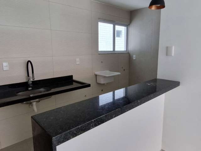 Apartamento com acabamento impecável, elegante e moderno no Bessa e a Poucos Passos da Praia!!