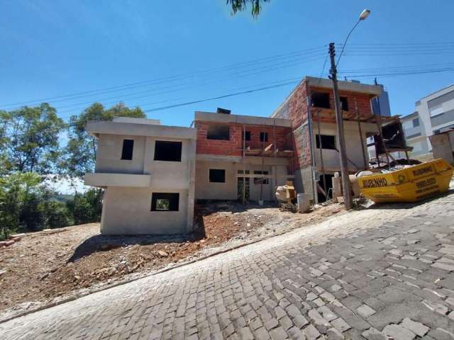 Casa em Condomínio para Venda em Caxias do Sul, Colina Sorriso, 3 dormitórios, 1 suíte, 3 banheiros, 2 vagas