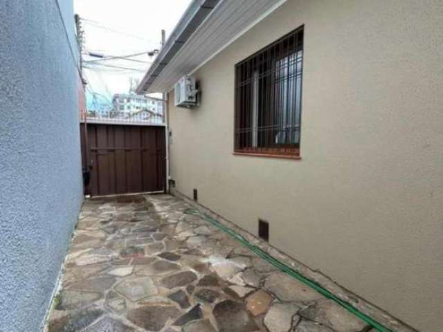 Casa para Venda em Caxias do Sul, centro, 3 dormitórios, 1 suíte, 1 banheiro, 2 vagas