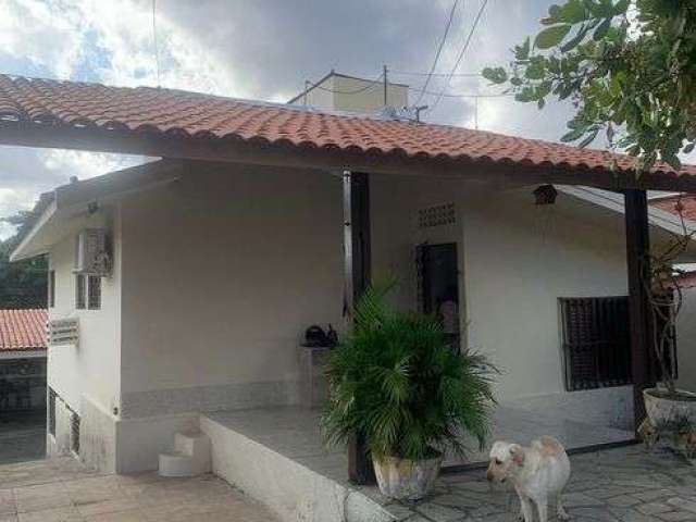 Vendo ótima casa nos Bancários