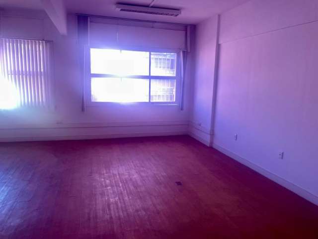 Vende Sala Comercial de 68m2 em Predio Misto