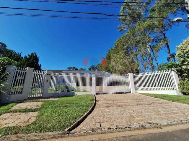 Casa com 3 suítes, piscina e área gourmet para venda