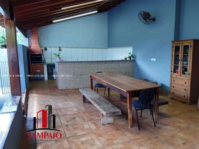 Casa para Venda em Jaboticabal, Jardim Grajau, 3 dormitórios, 1 suíte, 2 banheiros, 2 vagas