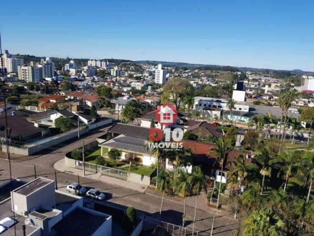 Casa de esquina em localização privilegiada