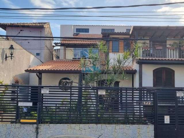 Casa em alto padrão na Imbetiba com 04 suítes - Próxima à Petrobras e Comércio em geral