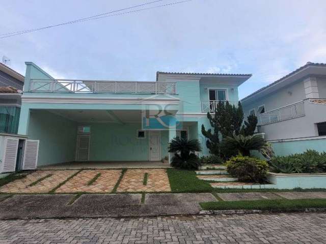 Excelente casa com 5 quartos, sendo 4 suítes, quintal, espaço gourmet e piscina - Condomínio Green Park