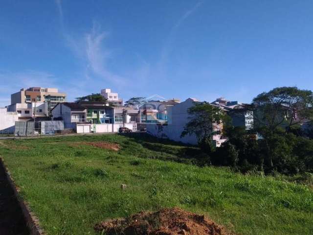 Ótimo terreno no 'Loteamento Residencial Monte Elísio', parte alta do Jardim Vitória, com 180m2. Acesso rápido às vias para Centro