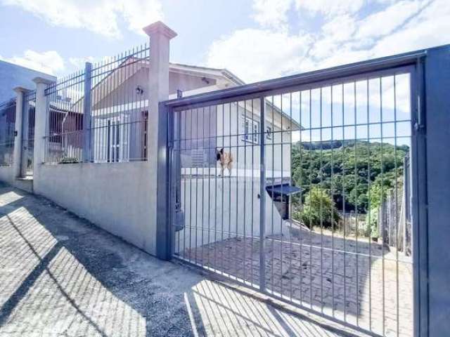 CASA FINANCIÁVEL EM ALVENÁRIA, COM TERRENO DE 15x30m