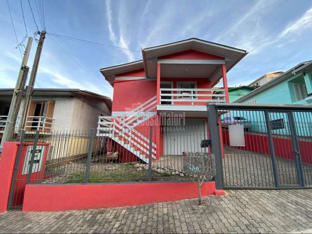 Oportunidade No bairro Fátima em Bento Gonçalves! Casa 100% alvenaria com duas m