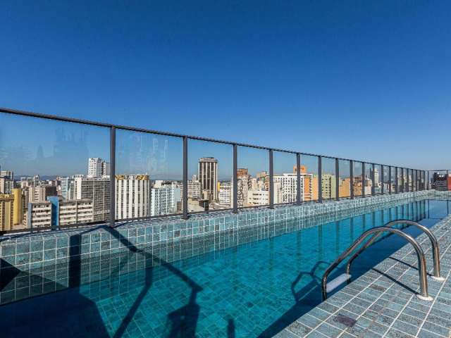 Studio para alugar no Centro de Curitiba, 1 dormitório, ótima área de lazer, com piscina, perto de tudo