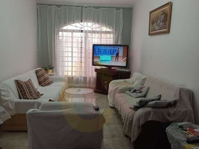 Casa disponível para venda no bairro Sumarezinho, com três dormitórios na casa principal, sendo uma suíte,(todos com armários). - CA00482