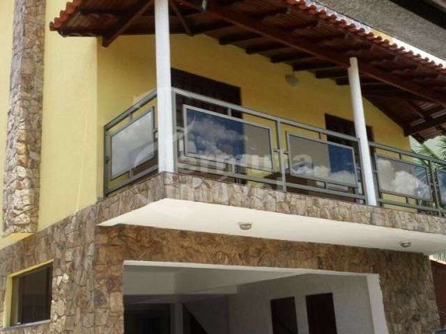 Casa mobiliada com 350m², 5 dormitórios, 1 suíte, 8 vagas, escritório e piscina em City Bussocaba