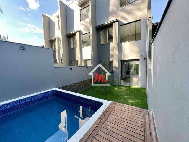 Sobrado Triplex Alto Padrão, com piscina, por R$ 760.000,00 - Água Verde - Blumenau/SC