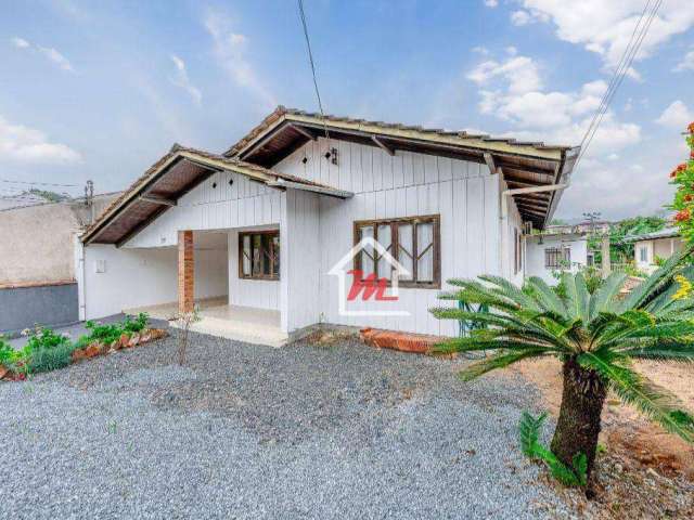 Casa com 3 dormitórios à venda, 225 m² por R$ 600.000,00 - Água Verde - Blumenau/SC