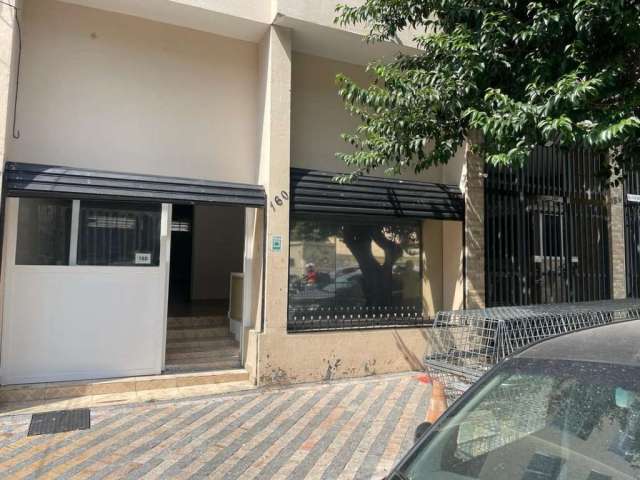 Elegante loja de rua para venda e locação, 233m²