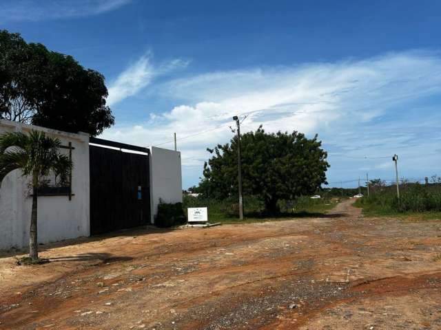 Terreno com ponto comercial para venda está localizado no bairro Stella Maris com 1068 metros quadrados, uma cozinha, 3 salas, uma banheiro masculino e uma banheiro feminino.  Valor da venda: R$ 1.000