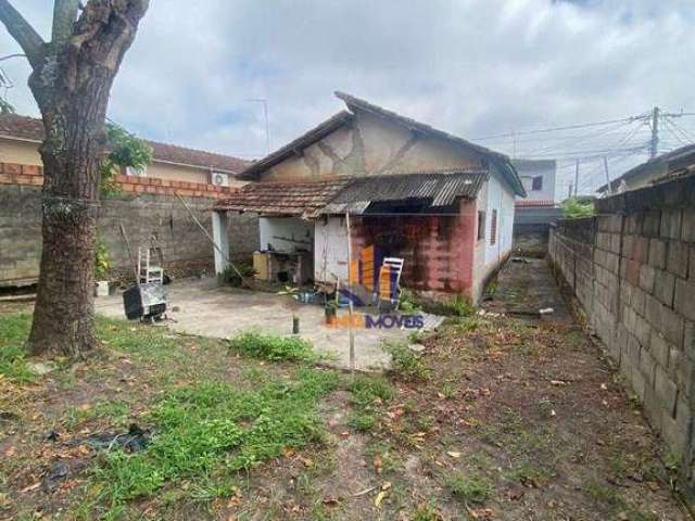 Casa antiga com excelente terreno próximo ao centro de Caçapava/SP