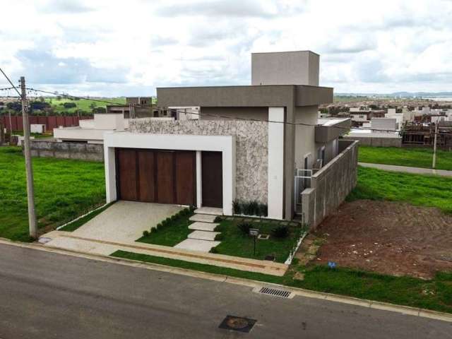 Casa à venda no bairro Jardins Bolonha em Senador Canedo/GO