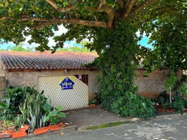 Casa à venda no bairro Jardim Balneário Meia Ponte - Goiânia/GO