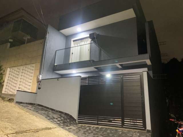 Vendo ótima casa duplex em Jacarepaguá