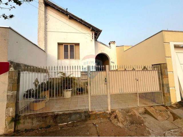 Casa a venda na Vila Mesquita com 4  quartos,2 vagas, próximo ao Tauste da Rio Branco