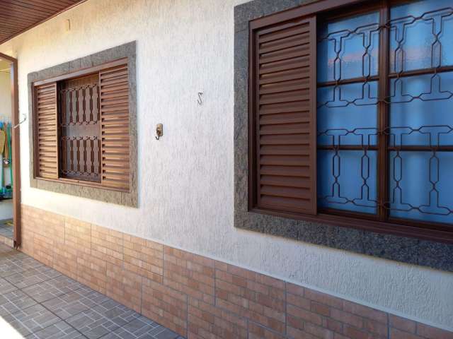 Casa com piscina , para você se refrescar neste verão