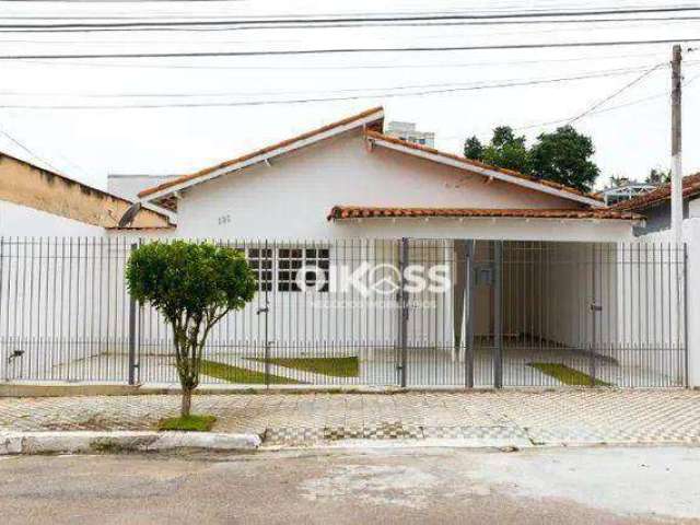 Casa com 3 dormitórios à venda, 226 m² por R$ 790.000 - Jardim Bela Vista - São José dos Campos/SP