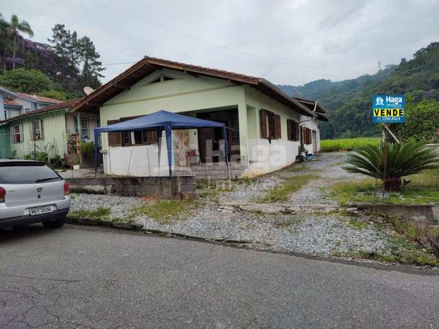 Terreno para casa, prédio, geminadas ou galpão a venda no bairro Guarani em Brusque/SC