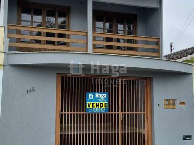 Casa à venda no bairro Santa Terezinha em Brusque/SC