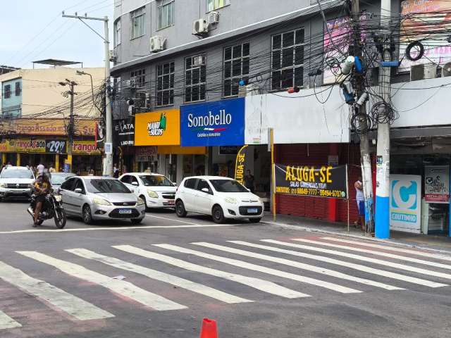 Loja 80 M2, de frente igreja Matriz