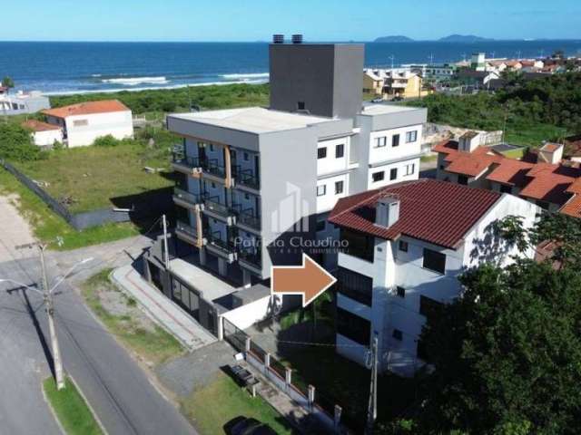 Ótimo apartamento na Barra do Saí á 180 metros da praia