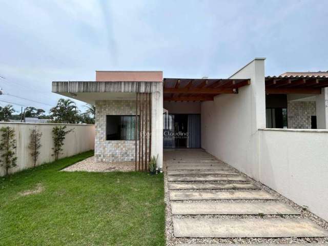 Casa com 03 dormitórios á 400 metros da praia do balneário Mariluz!