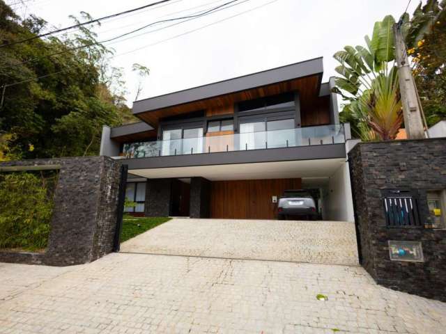 Casa para Venda em Joinville, Saguaçú, 4 dormitórios, 3 suítes, 5 banheiros, 3 vagas